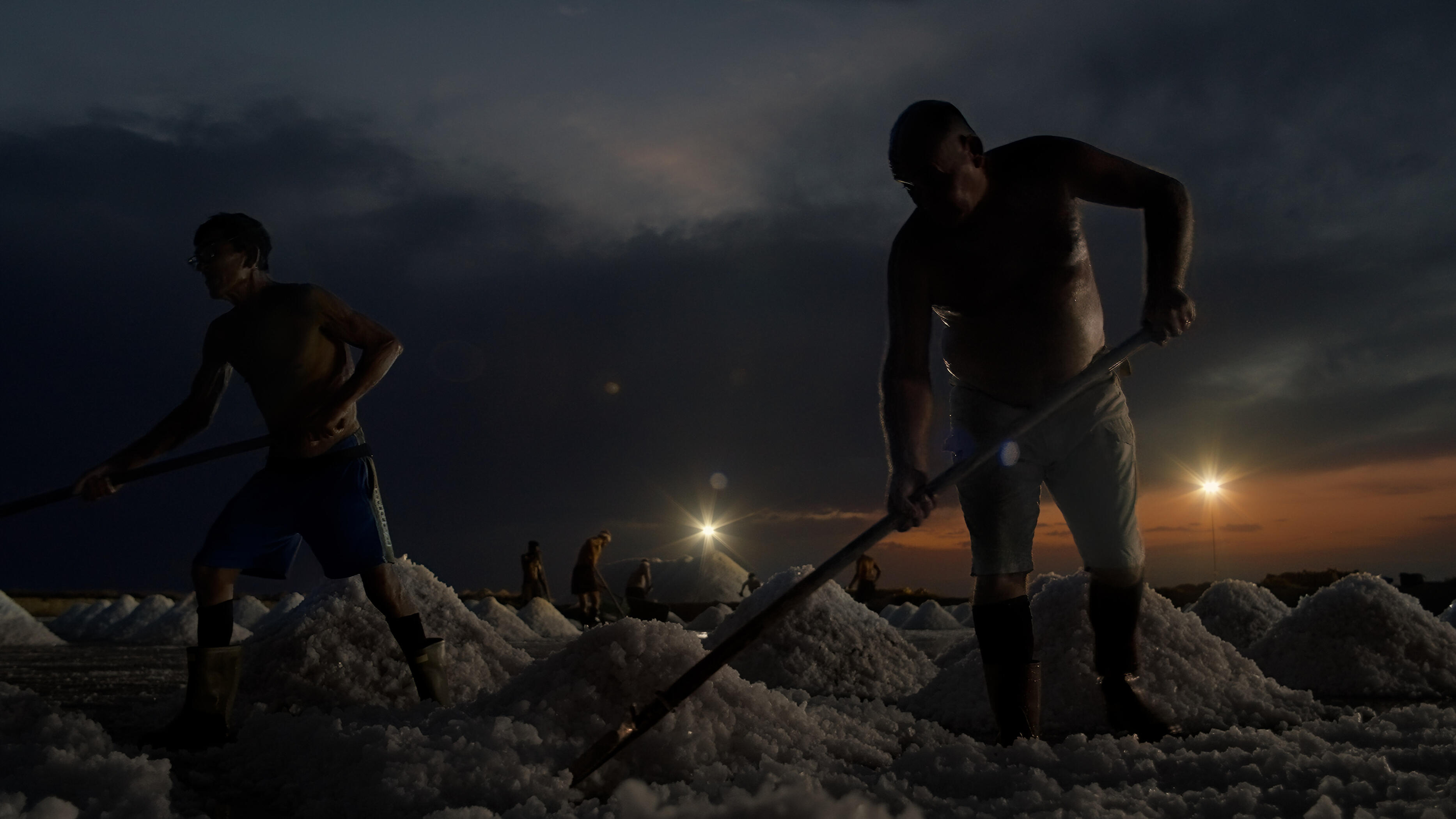 Lu Salinaru Short documentary Lu Salinaru Short documentary, directed by Alessandro Montalbano. DOP Artūrs Šulbergs. Shot in Saline di Marsala, Trapani, Sicily.