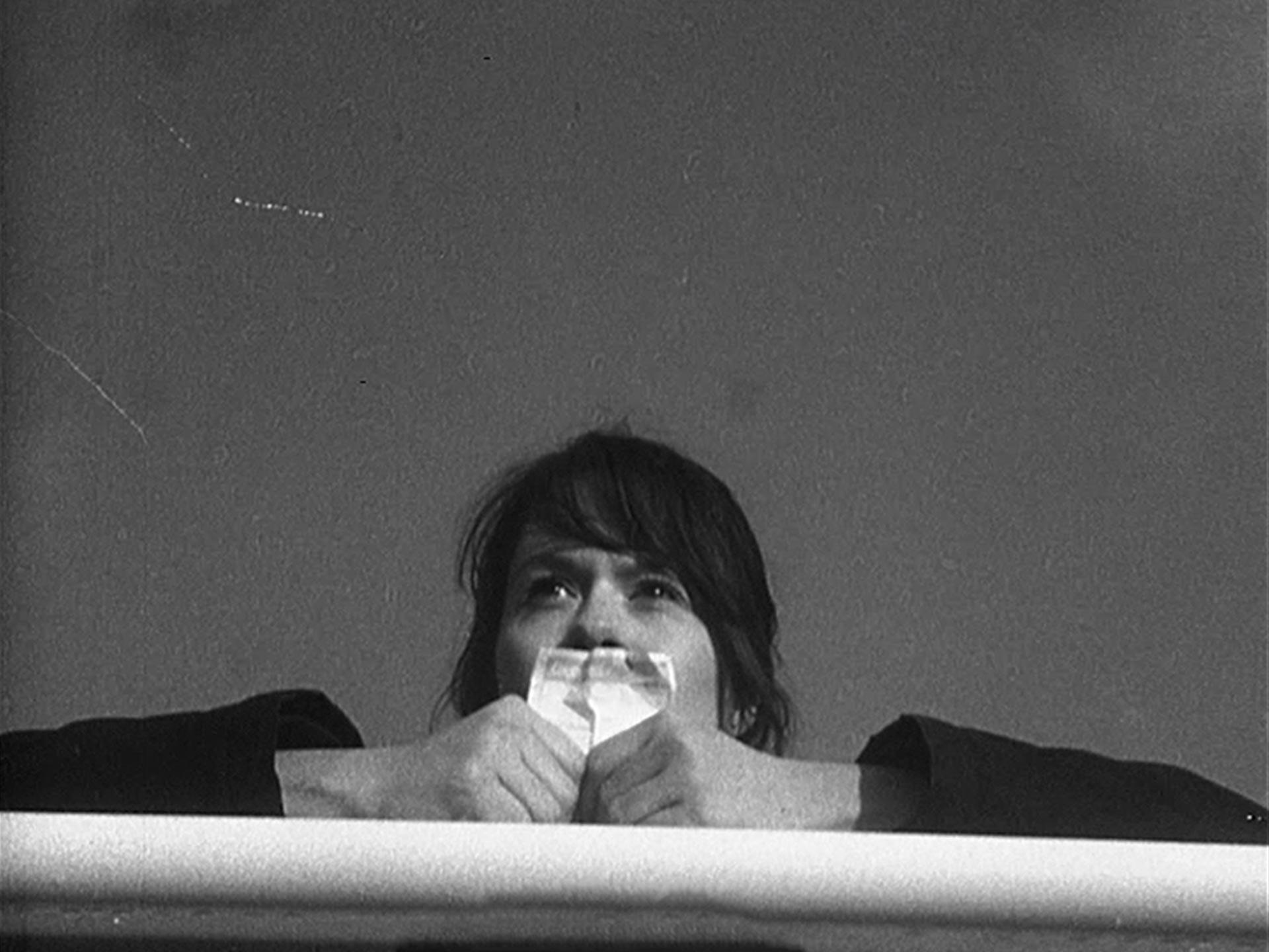 Blinders short film Directed by Alex Watson. DOP Arturs Sulbergs / Artūrs Šulbergs. Short fiction film Blinders (2016). Made at UCA Film school / University for the Creative Arts. Shot on 16mm Kodak film on Bolex.