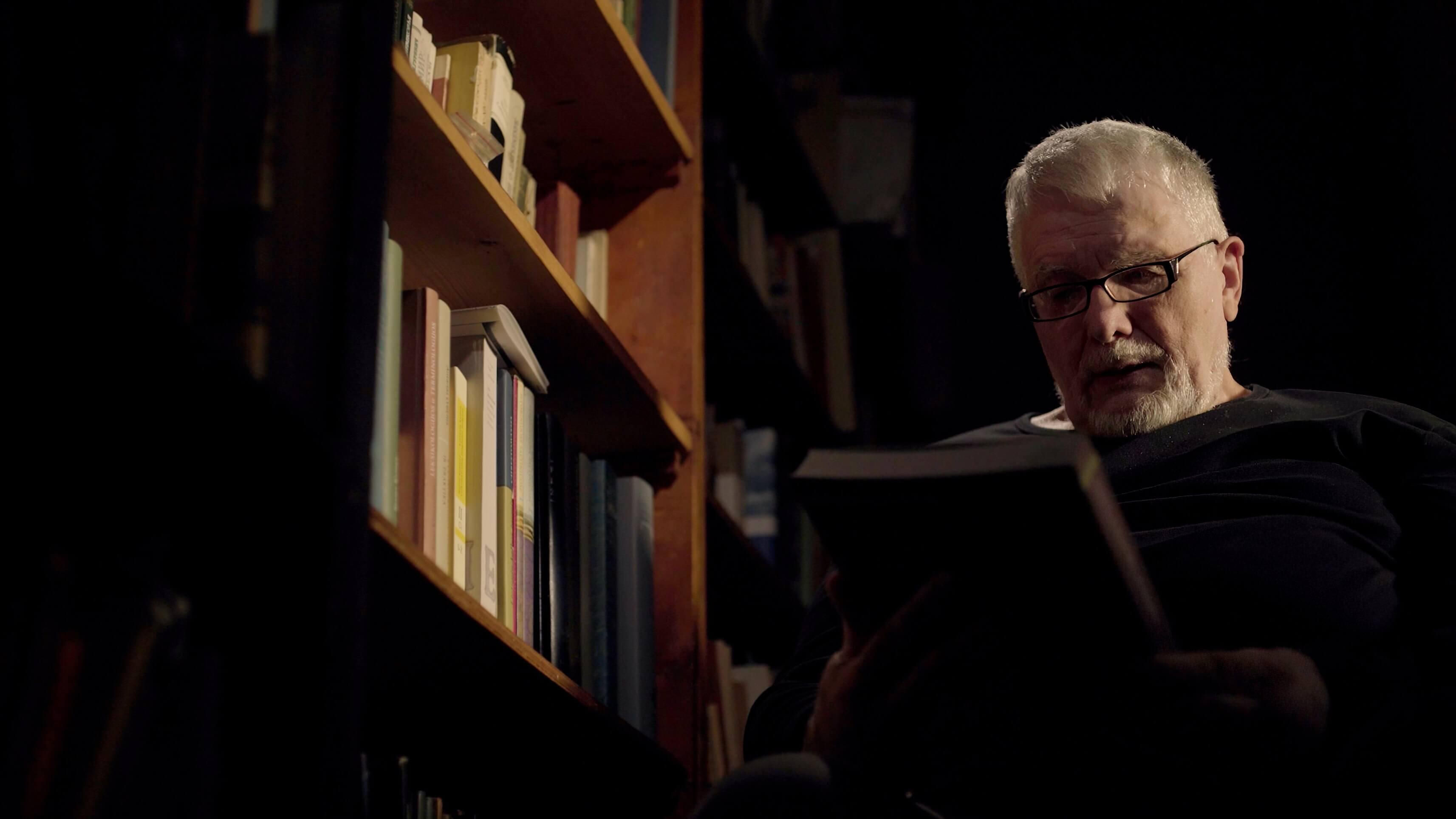 Uldis Bērziņš: Bibliotēka Directed by Daiga Bitēna. DOP Arturs Sulbergs / Artūrs Šulbergs. Uldis Berzins / Uldis Bērziņš : Bibliotēka (2019). Episode from "The Library" featuring Uldis Berzins / Uldis Bērziņš - critically acclaimed literature translator and poet.